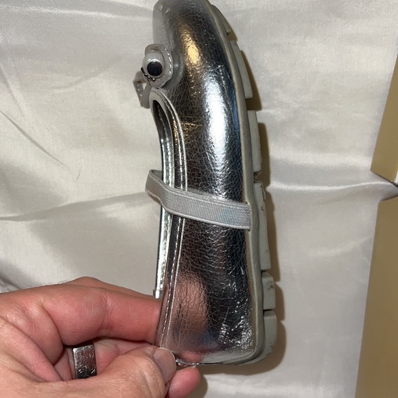 Michael Kors size 7 ballet style sandal. - Picture 7 of 8